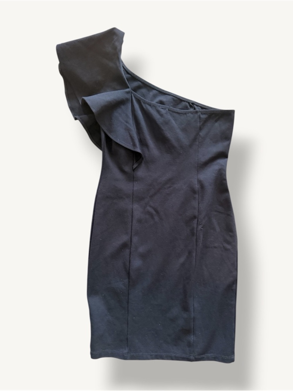 Elegant One-Shoulder Black Ruffle Dress - Picture 5 of 6